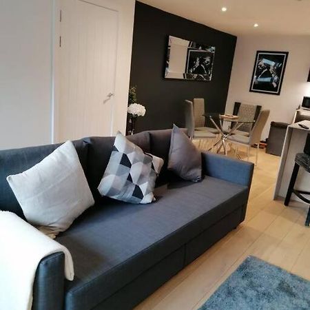 New Town House With *Free Allocated Parking* Appartamento Hove Esterno foto