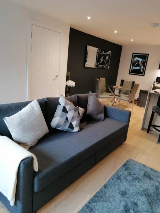 New Town House With *Free Allocated Parking* Appartamento Hove Esterno foto